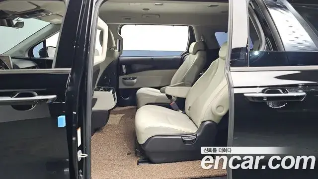 Kia Carnival 2021 — Photo 11/20