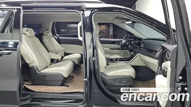 Kia Carnival 2021 — Photo 12/20