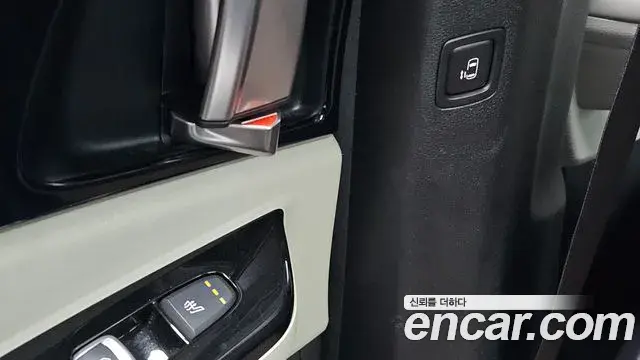 Kia Carnival 2021 — Photo 19/20