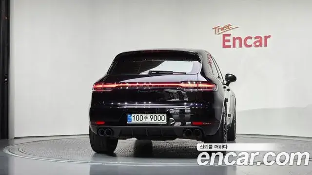 Porsche Macan 2020 — Şəkil 15/20