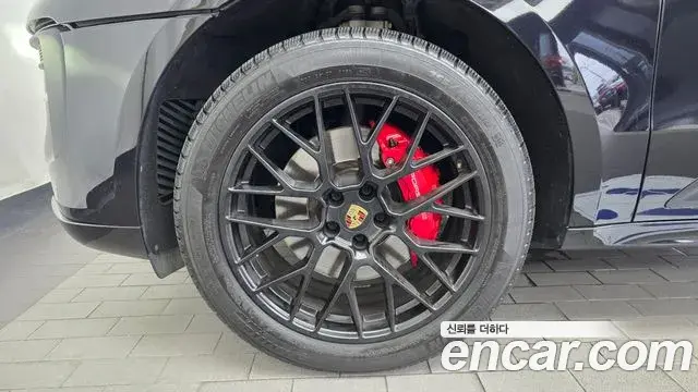 Porsche Macan 2020 — Şəkil 19/20