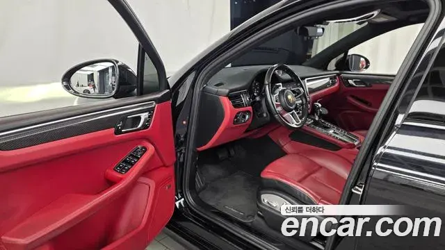 Porsche Macan 2020 — Şəkil 16/20