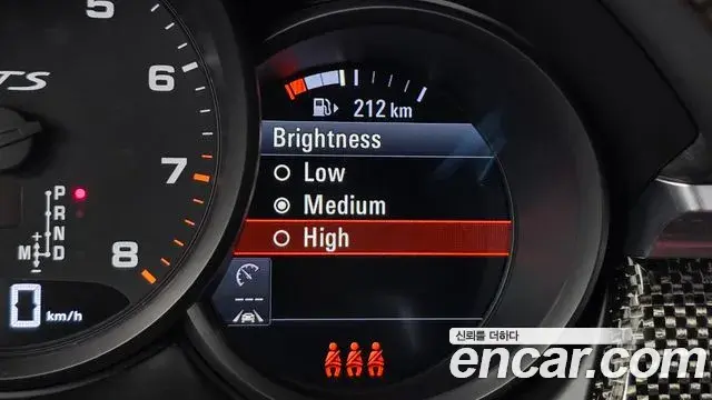 Porsche Macan 2020 — Şəkil 10/20