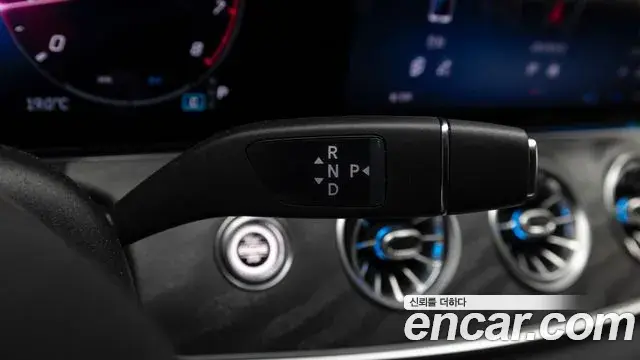 Mercedes-Benz AMG GT 2025 — ფოტო 17/20