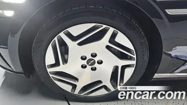 Genesis G90 2022 — ფოტო 3/39