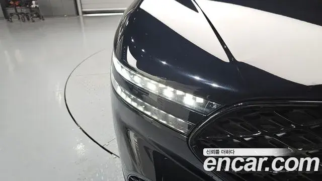 Genesis G90 2022 — ფოტო 16/39