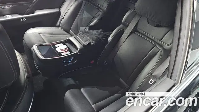 Genesis G90 2022 — ფოტო 11/39