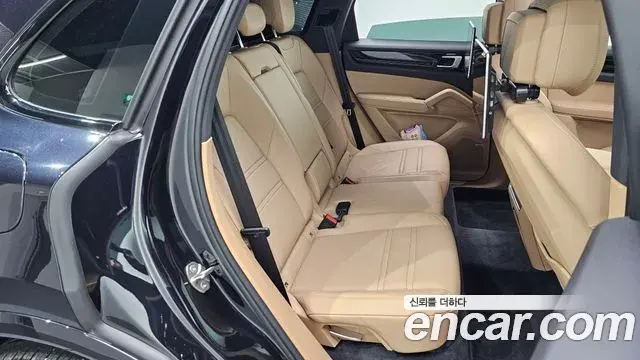 Porsche Cayenne 2019 — Фото 11/20