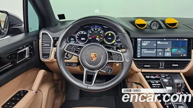 Porsche Cayenne 2019 — Фото 12/20