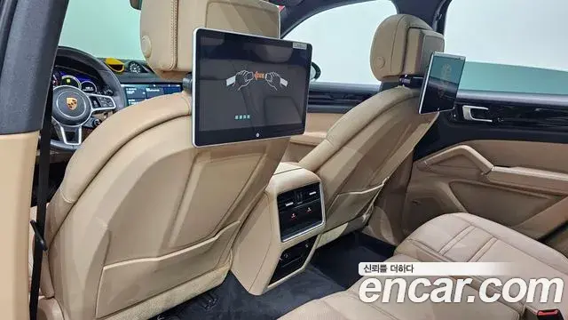 Porsche Cayenne 2019 — Фото 19/20