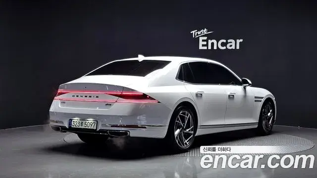 Genesis G90 2022 — ფოტო 28/35