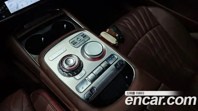 Genesis G90 2022 — ფოტო 21/35