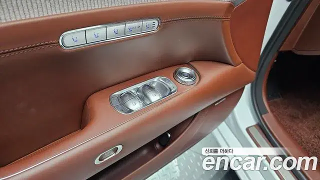 Genesis G90 2022 — ფოტო 34/35