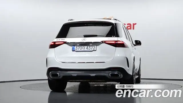 Mercedes-Benz GLE-Class 2023 — Photo 8/34