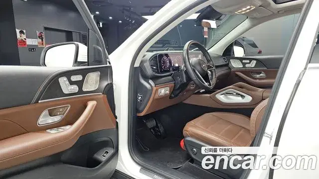 Mercedes-Benz GLE-Class 2023 — Photo 25/34