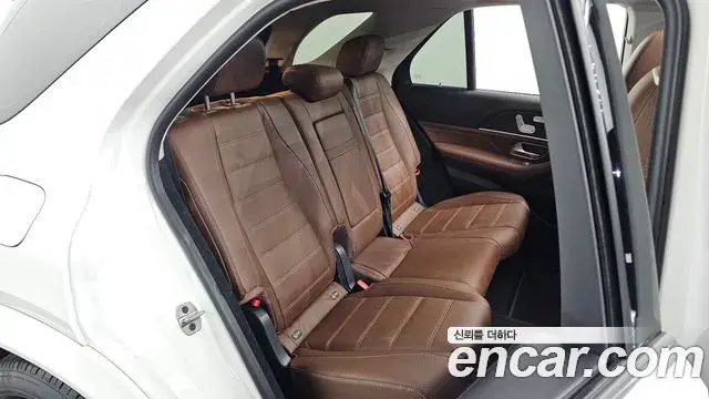 Mercedes-Benz GLE-Class 2023 — Photo 5/34