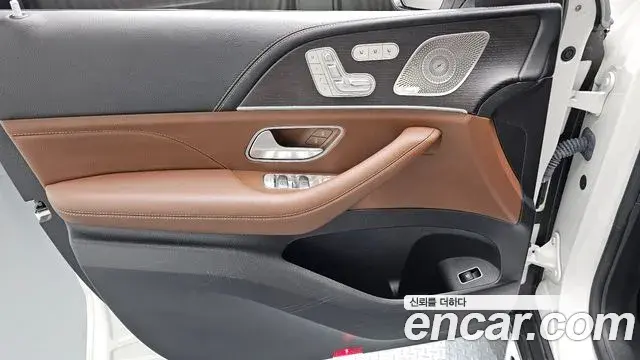 Mercedes-Benz GLE-Class 2023 — Photo 34/34