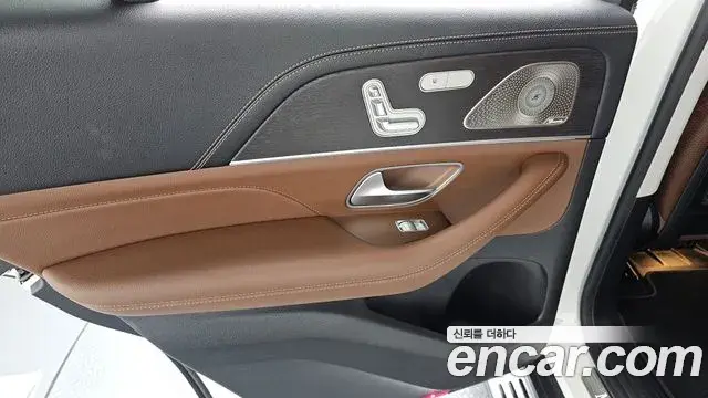 Mercedes-Benz GLE-Class 2023 — Photo 4/34