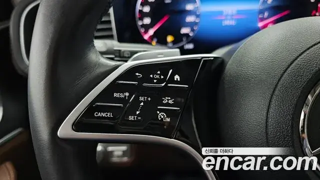 Mercedes-Benz GLE-Class 2023 — Photo 21/34
