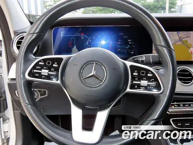 Mercedes-Benz E-Class 2018 — Photo 17/20