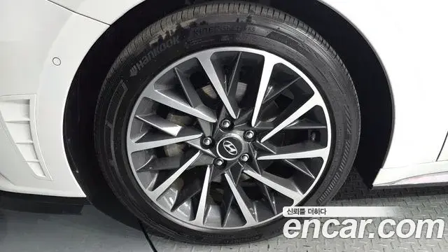 Hyundai Sonata 2020 — Фото 5/20