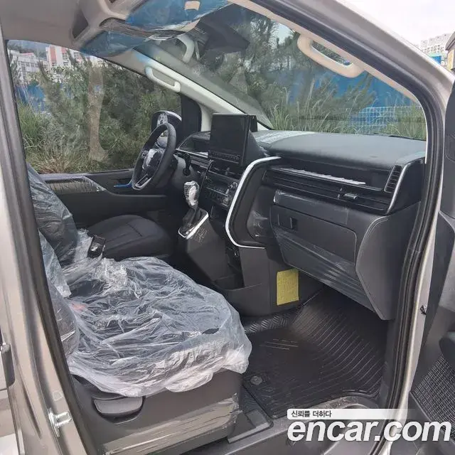 Hyundai Staria 2026 — Photo 9/20