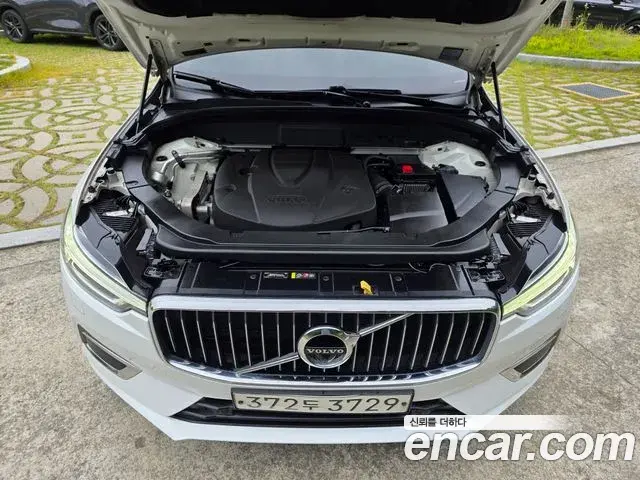 Volvo XC60 2020 — Şəkil 14/20