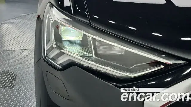 Audi Q3 2022 — ფოტო 13/30