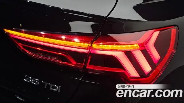 Audi Q3 2022 — ფოტო 3/30