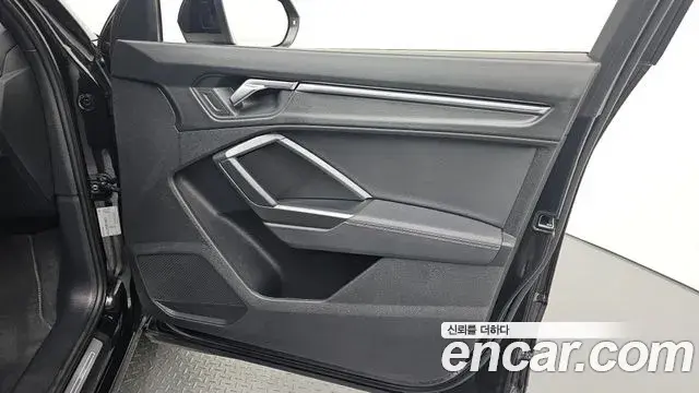 Audi Q3 2022 — ფოტო 27/30