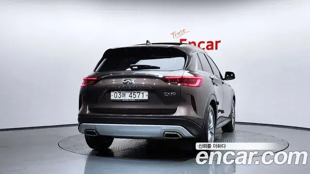 Infiniti QX50 2019 — Photo 11/31
