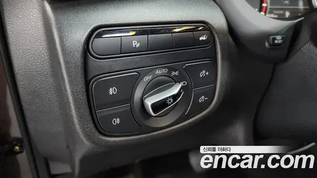 Infiniti QX50 2019 — Photo 9/31