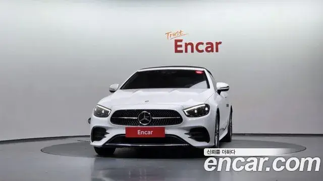 Mercedes-Benz E-Class 2023 — ფოტო 34/38
