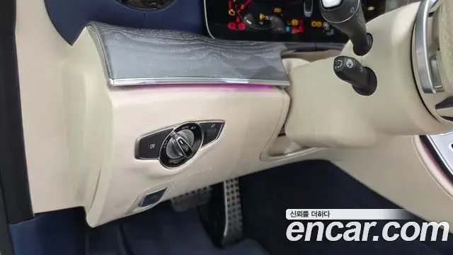 Mercedes-Benz E-Class 2023 — ფოტო 25/38