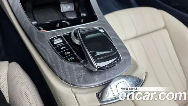 Mercedes-Benz E-Class 2023 — ფოტო 7/38