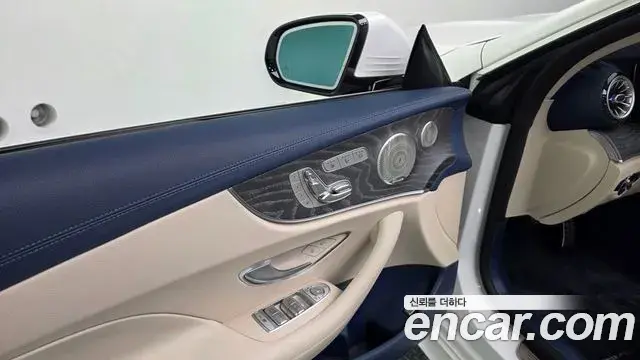 Mercedes-Benz E-Class 2023 — ფოტო 15/38