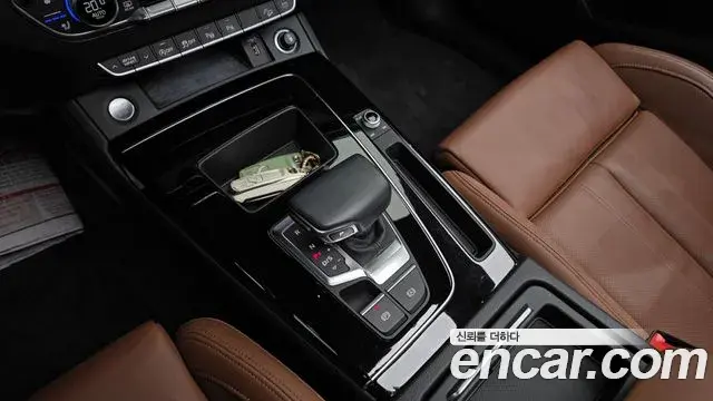 Audi Q5 2022 — Şəkil 12/20