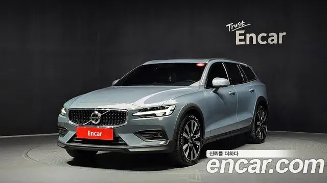 Volvo V60 Cross Country 2022 — ფოტო 19/35