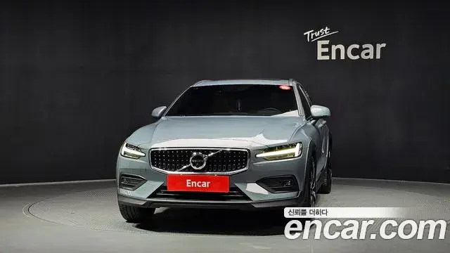 Volvo V60 Cross Country 2022 — ფოტო 9/35