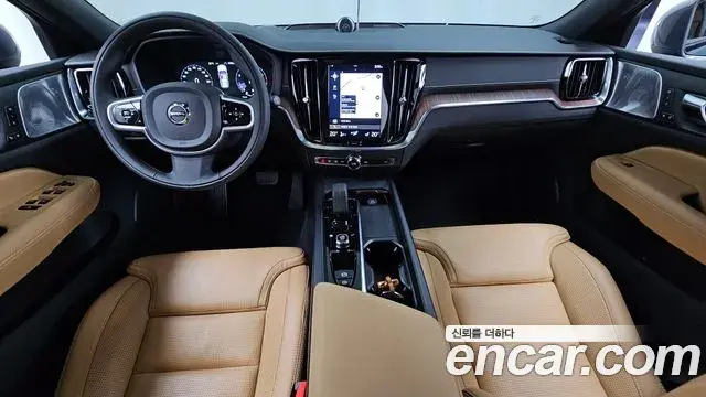 Volvo V60 Cross Country 2022 — ფოტო 24/35