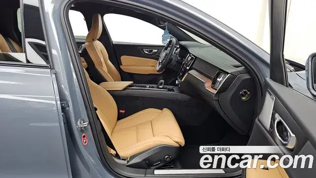Volvo V60 Cross Country 2022 — ფოტო 7/35