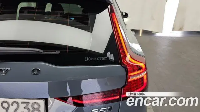 Volvo V60 Cross Country 2022 — ფოტო 28/35