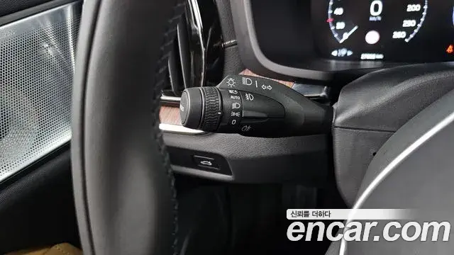 Volvo V60 Cross Country 2022 — ფოტო 6/35