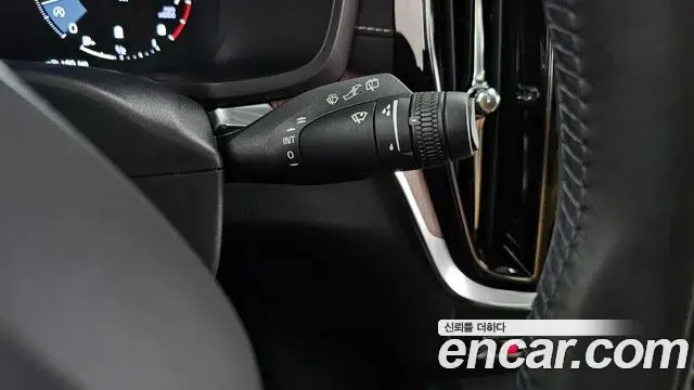 Volvo V60 Cross Country 2022 — ფოტო 34/35