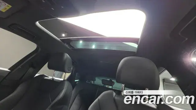 Audi Q3 2023 — Şəkil 22/32