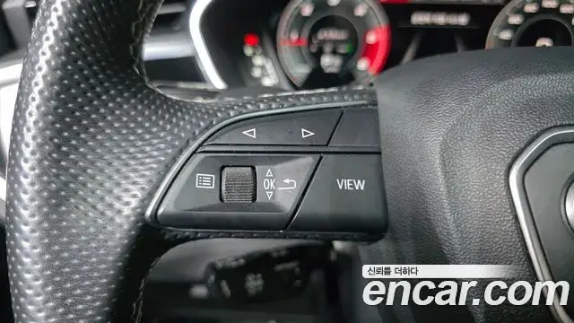 Audi Q3 2023 — Şəkil 16/32