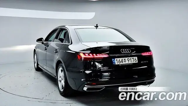 Audi A4 2022 — Photo 3/20