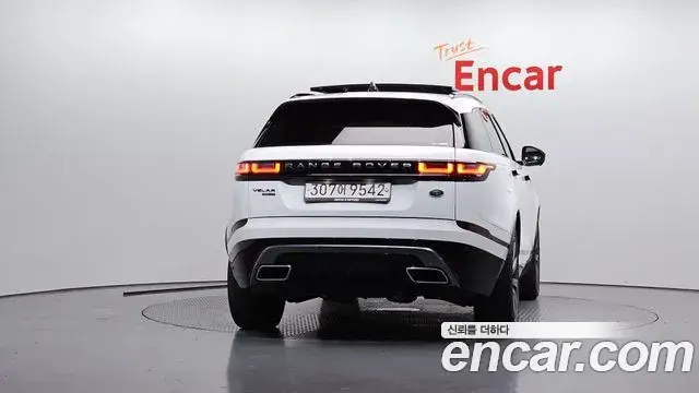 Land Rover Range Rover Velar 2019 — ფოტო 34/36