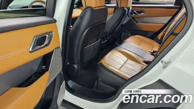 Land Rover Range Rover Velar 2019 — ფოტო 31/36