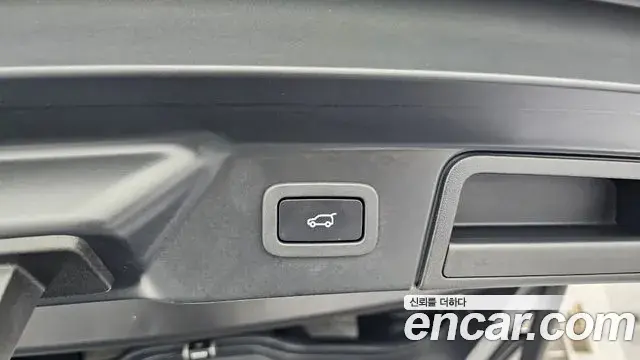 Land Rover Range Rover Velar 2019 — ფოტო 36/36